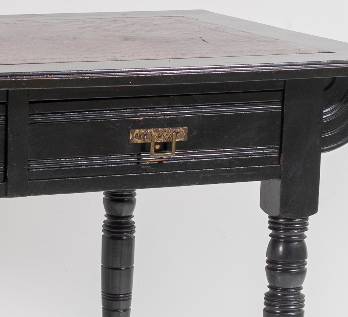 Small 19thC Aesthetic Movement Ebonised Leather Top Writing Desk - Image 4