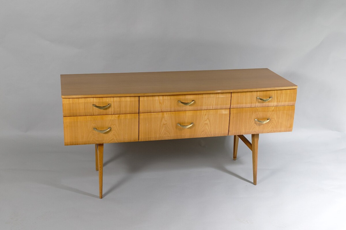 Stylish 1960s Mid Century Modern High Gloss Maple Credenza Sideboard 6 drawer Console Unit - Image 2