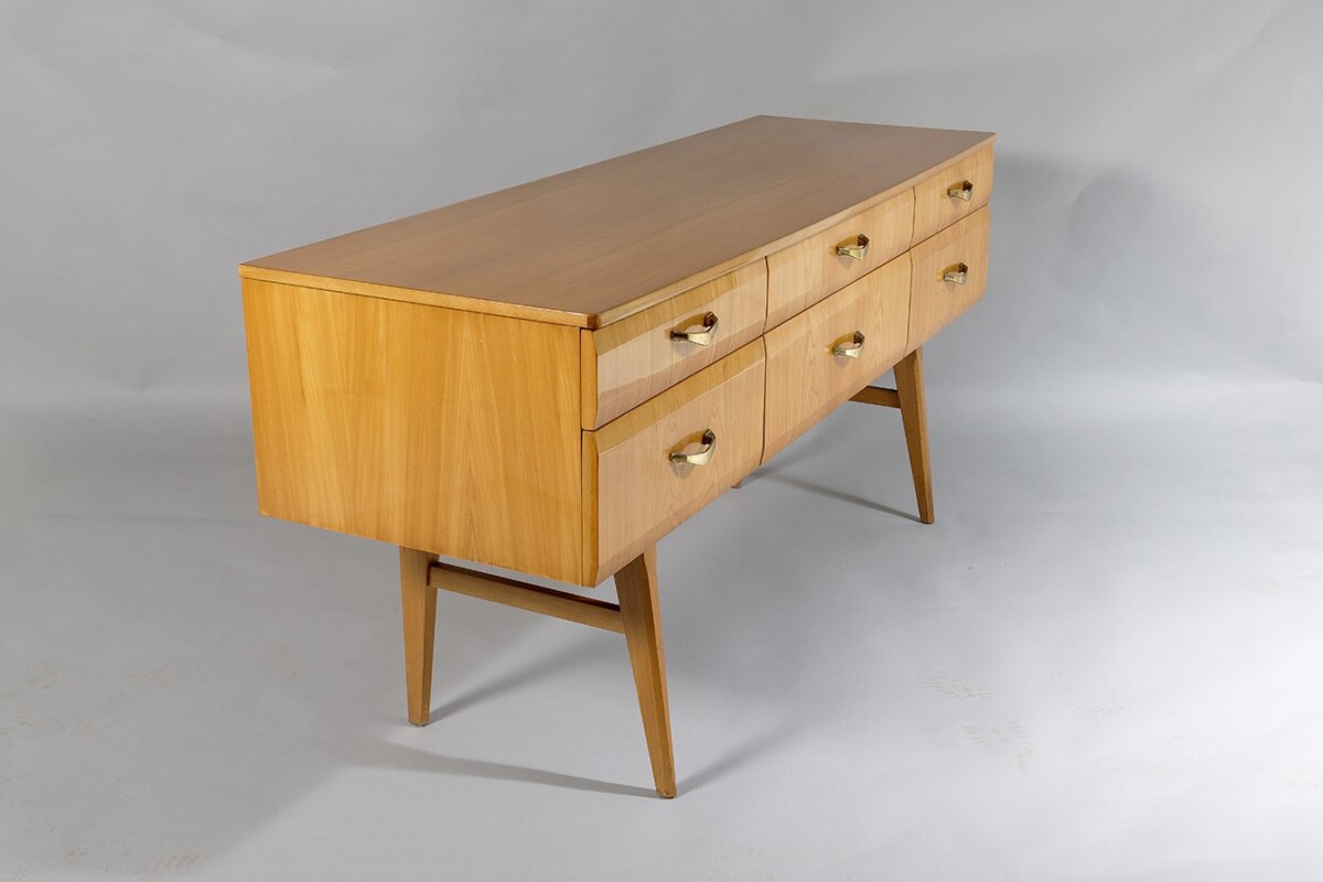 Stylish 1960s Mid Century Modern High Gloss Maple Credenza Sideboard 6 drawer Console Unit