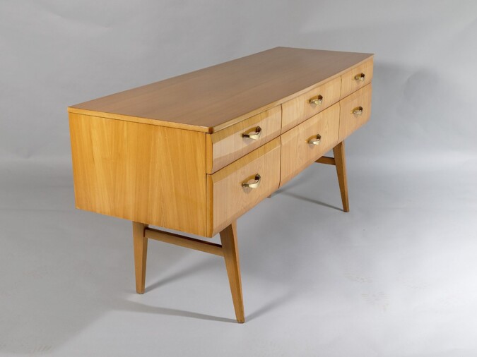 Stylish 1960s Mid Century Modern High Gloss Maple Credenza Sideboard 6 drawer Console Unit