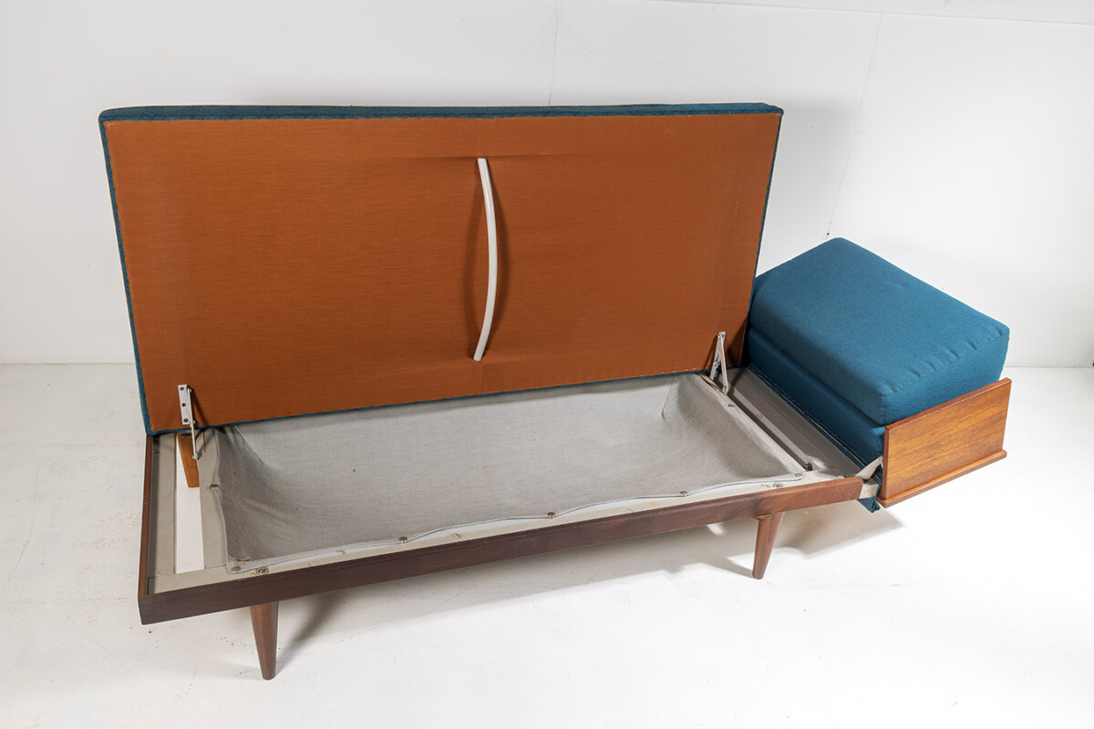 1960s Mid Century Teak 'Svanette' Daybed Sofa by Ingmar Relling in its Original Fabric - Image 7