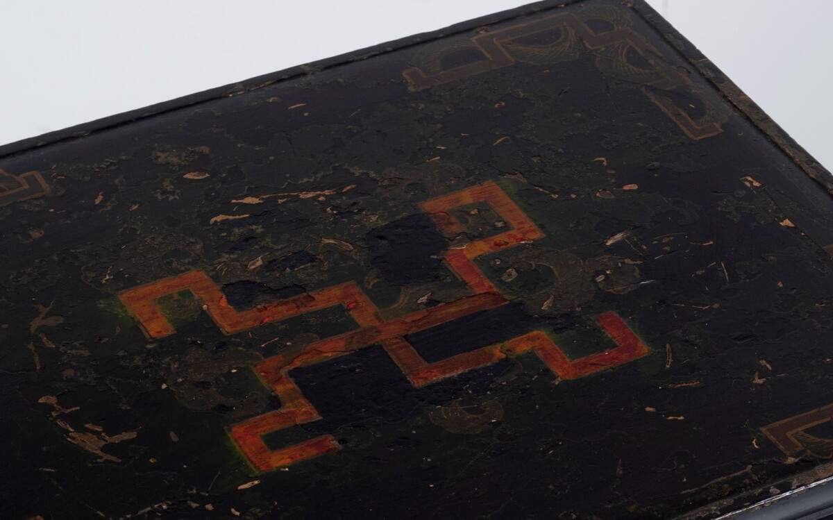 19th Century Black Lacquered Chinese Oriental Decorative Chinoiserie Occasional Side Table - Image 9