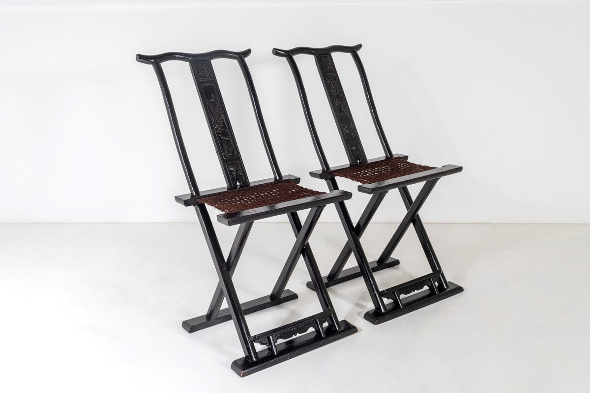 A Pair of Ebonised Chinese Folding Occasional Hall Chairs Late Qing, Early Republic Era - Image 2