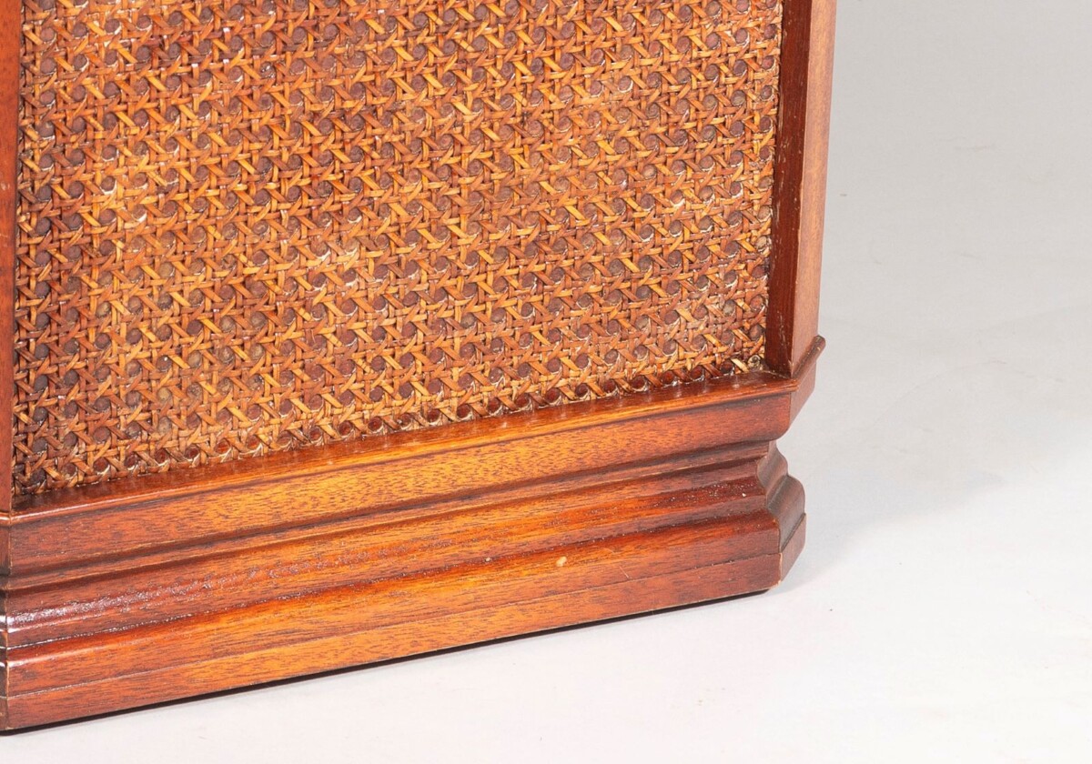 Mid Century Mahogany and Rattan Square Cube indoor planter jardinière stand - Image 5