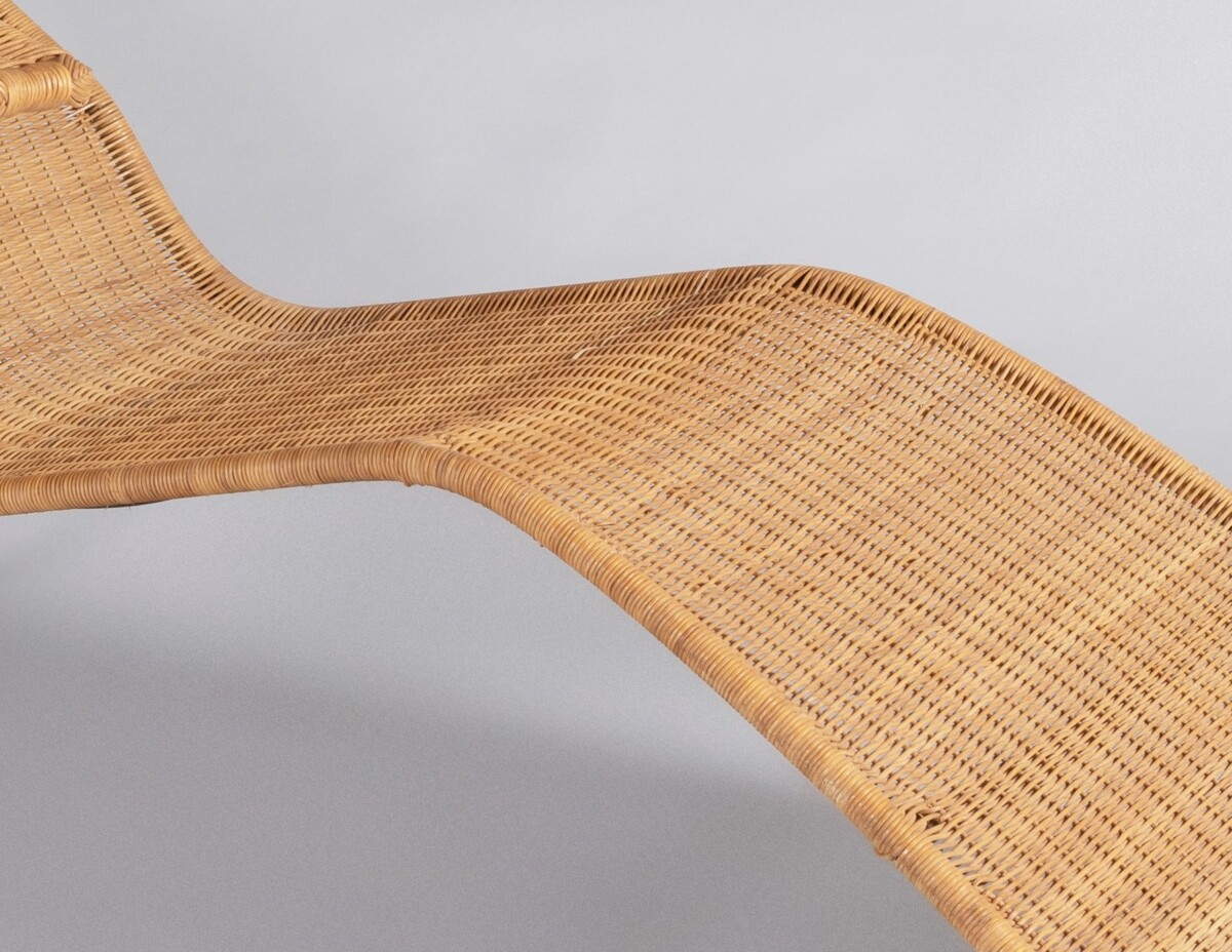 1930s Modernist Wrought Iron Frame Wicker Sun Longer Chaise with Arms and Footrest - Image 4