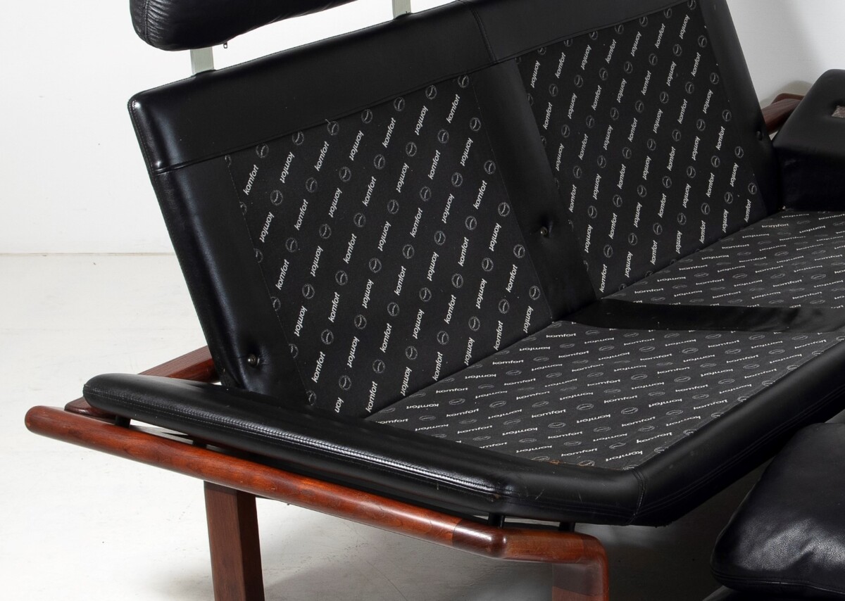 1960-70s Mid-Century Modern Danish Black Leather and Teak Sofa by Komfort - Image 7
