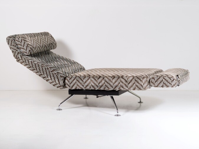 Luxury 1980s Chaise Longue Day Bed Recliner Chair in Original Stone Chevron Fabric