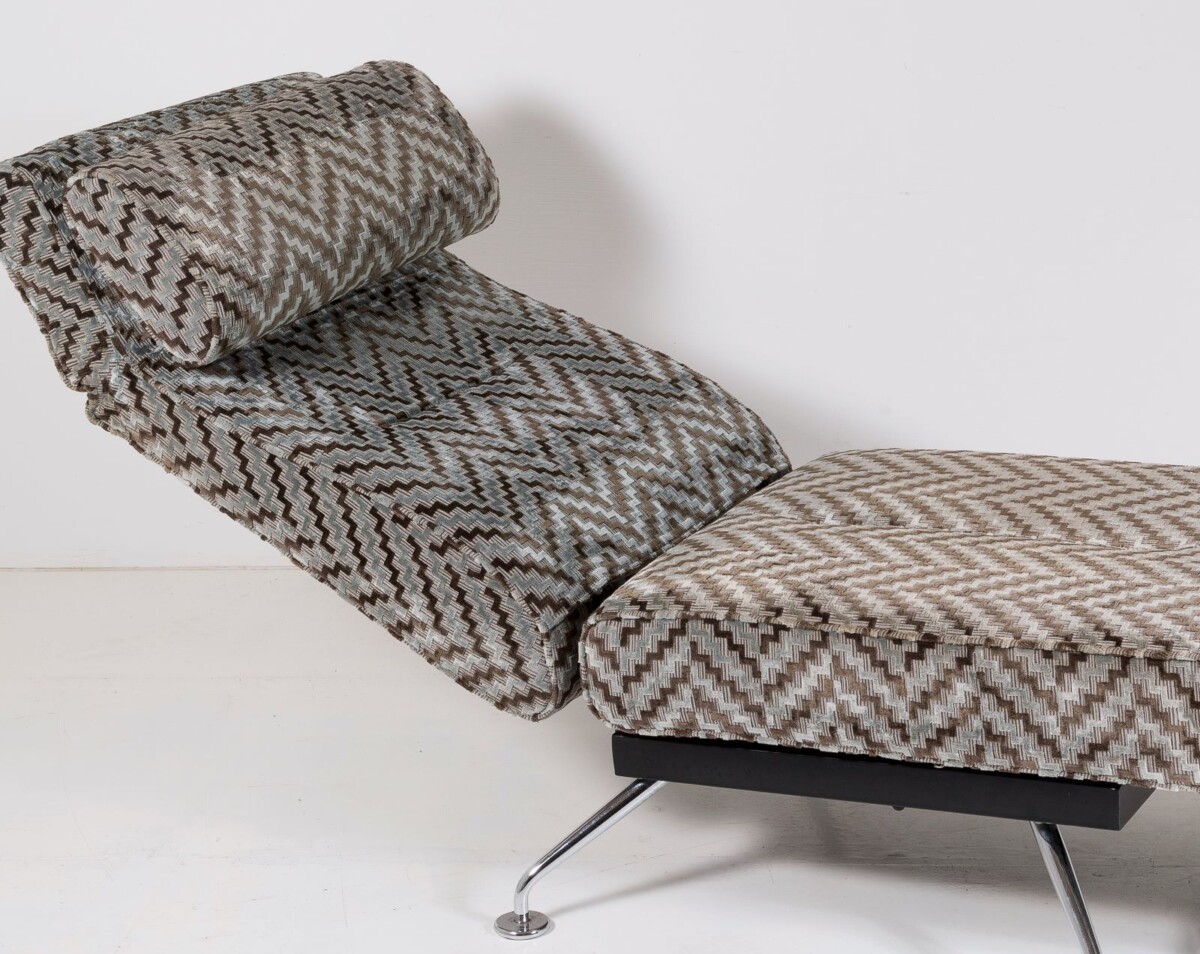 Luxury 1980s Chaise Longue Day Bed Recliner Chair in Original Stone Chevron Fabric - Image 7