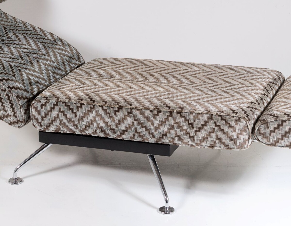 Luxury 1980s Chaise Longue Day Bed Recliner Chair in Original Stone Chevron Fabric - Image 10