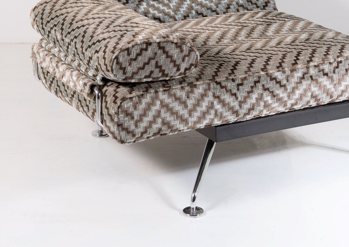 Luxury 1980s Chaise Longue Day Bed Recliner Chair in Original Stone Chevron Fabric - Image 14