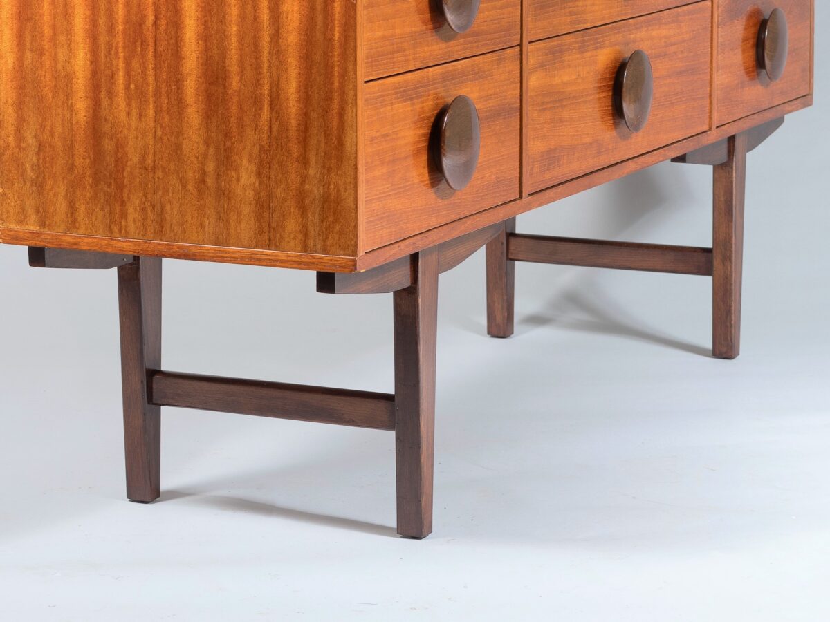 A Stylish 1960s Mid Century Button Handled Teak Sideboard  | 6 drawer Credenza - Image 2