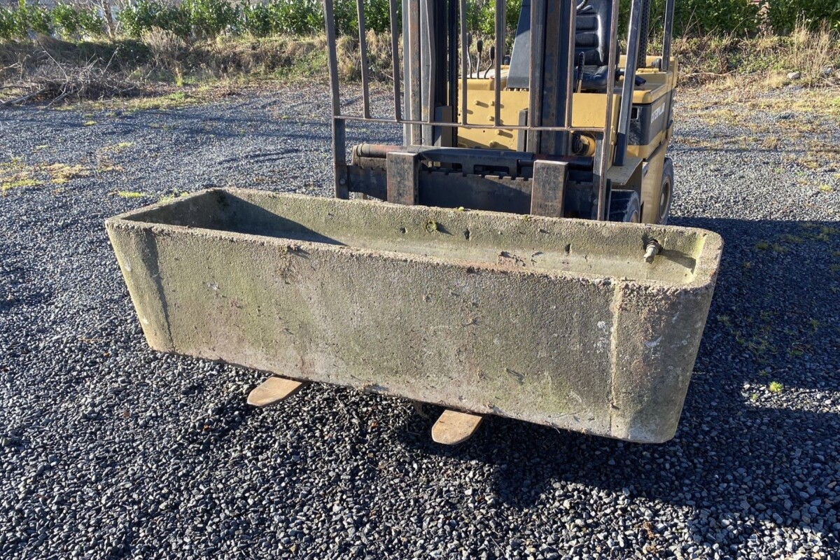 Large 1970s Concrete Garden Planter Water Trough - Image 2