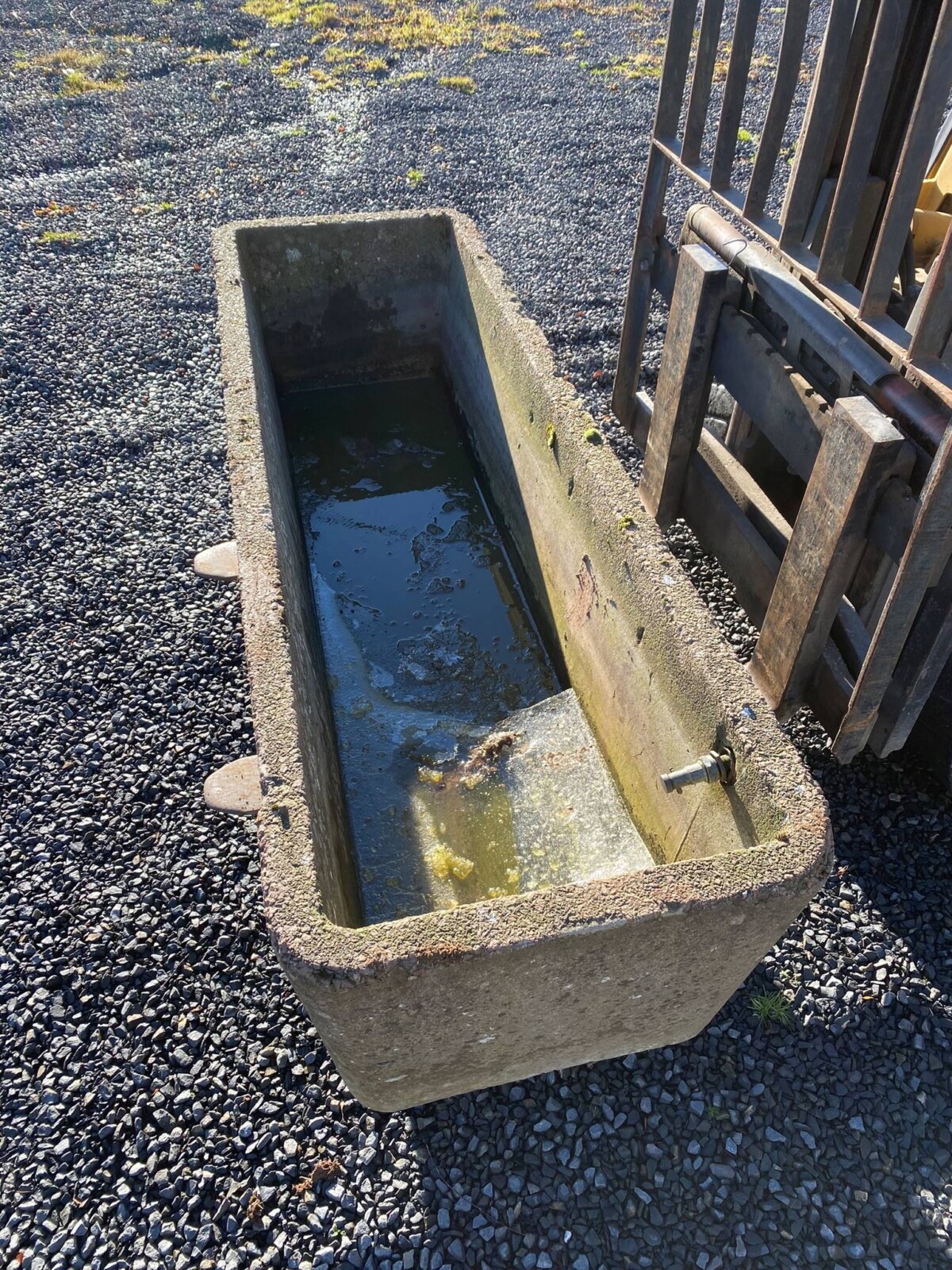 Large 1970s Concrete Garden Planter Water Trough - Image 7