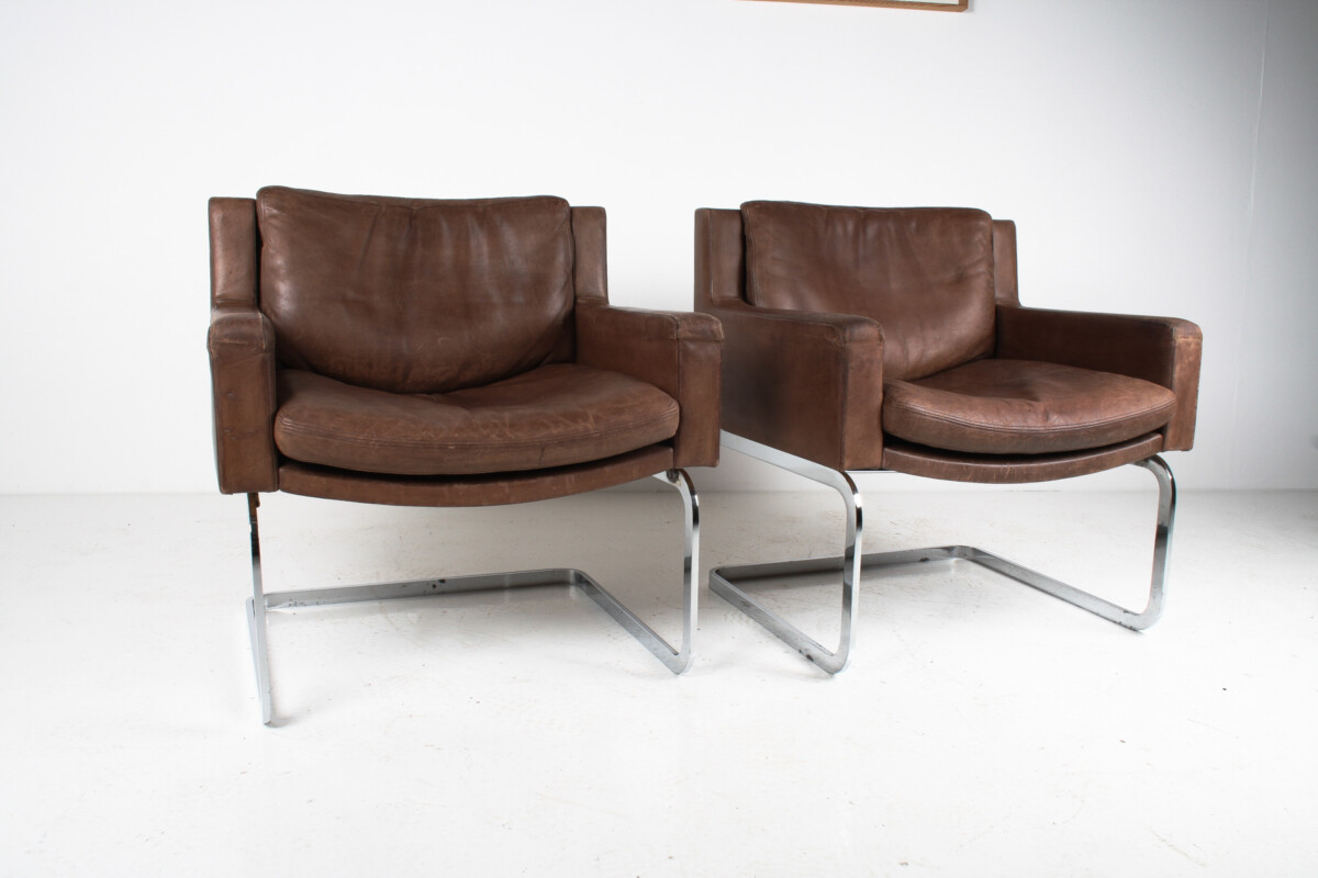 A Pair of Robert Haussmann for De Sede DS-201 Mid Century Brown Leather Armchairs - Image 18