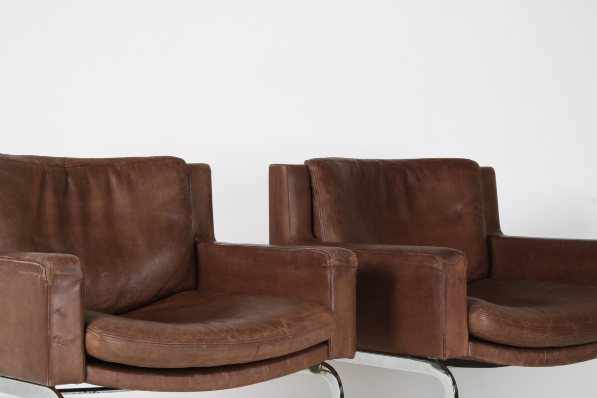 A Pair of Robert Haussmann for De Sede DS-201 Mid Century Brown Leather Armchairs - Image 9