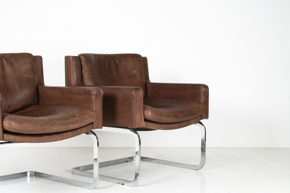 A Pair of Robert Haussmann for De Sede DS-201 Mid Century Brown Leather Armchairs - Image 8