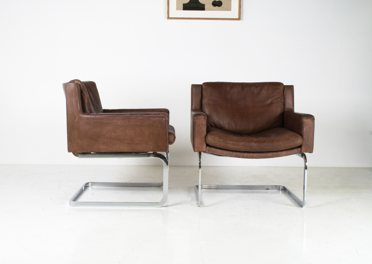 A Pair of Robert Haussmann for De Sede DS-201 Mid Century Brown Leather Armchairs - Image 5
