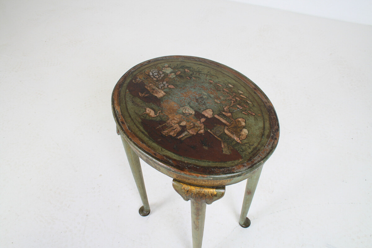 Small Petite Elegant Antique Green and Gilt Chinoiserie Occasional Side Table - Image 15