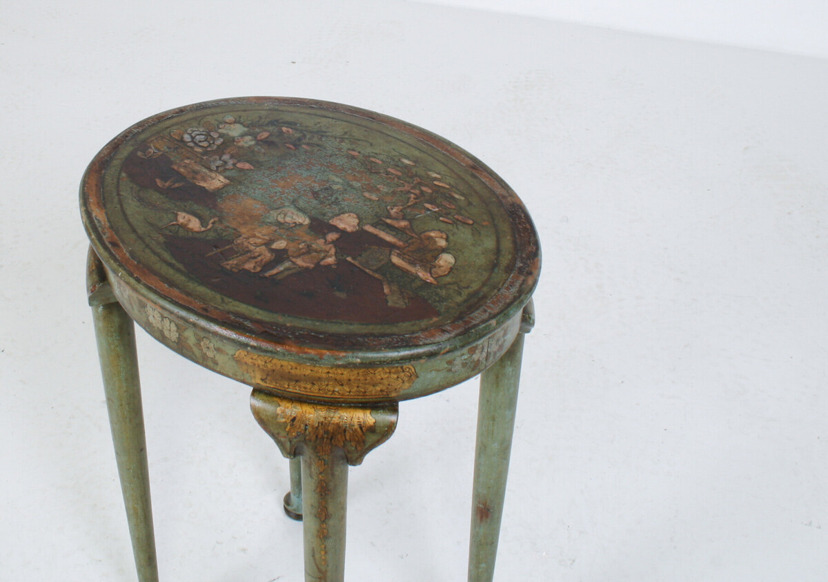 Small Petite Elegant Antique Green and Gilt Chinoiserie Occasional Side Table - Image 14