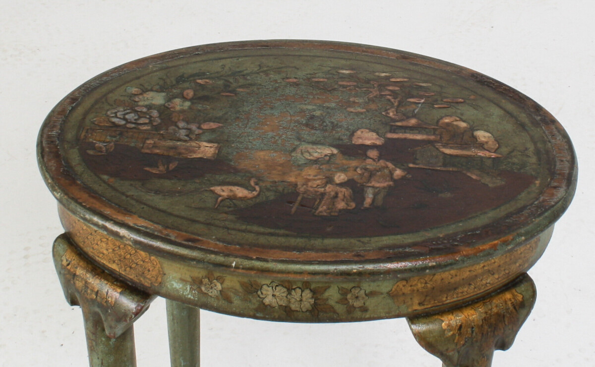 Small Petite Elegant Antique Green and Gilt Chinoiserie Occasional Side Table - Image 12