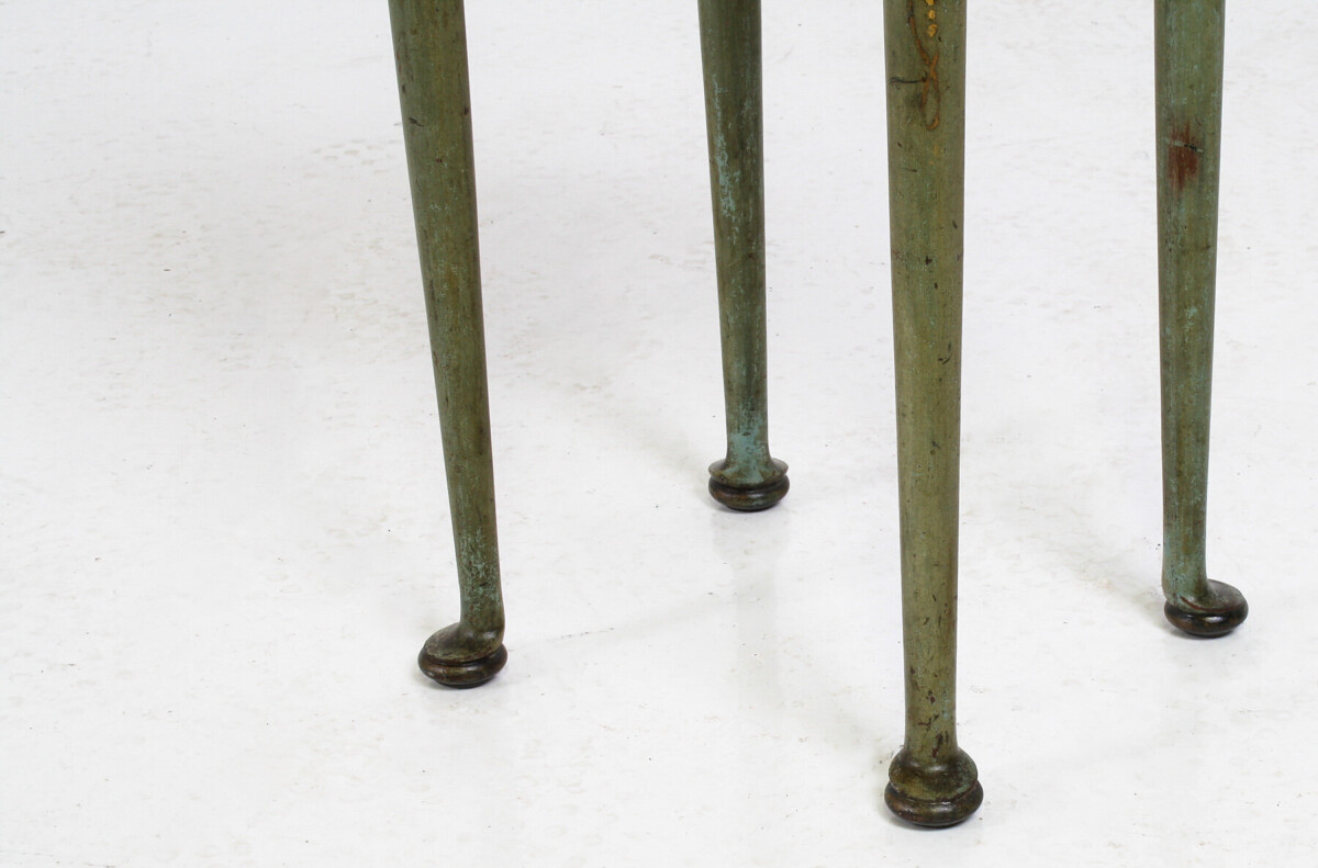 Small Petite Elegant Antique Green and Gilt Chinoiserie Occasional Side Table - Image 10