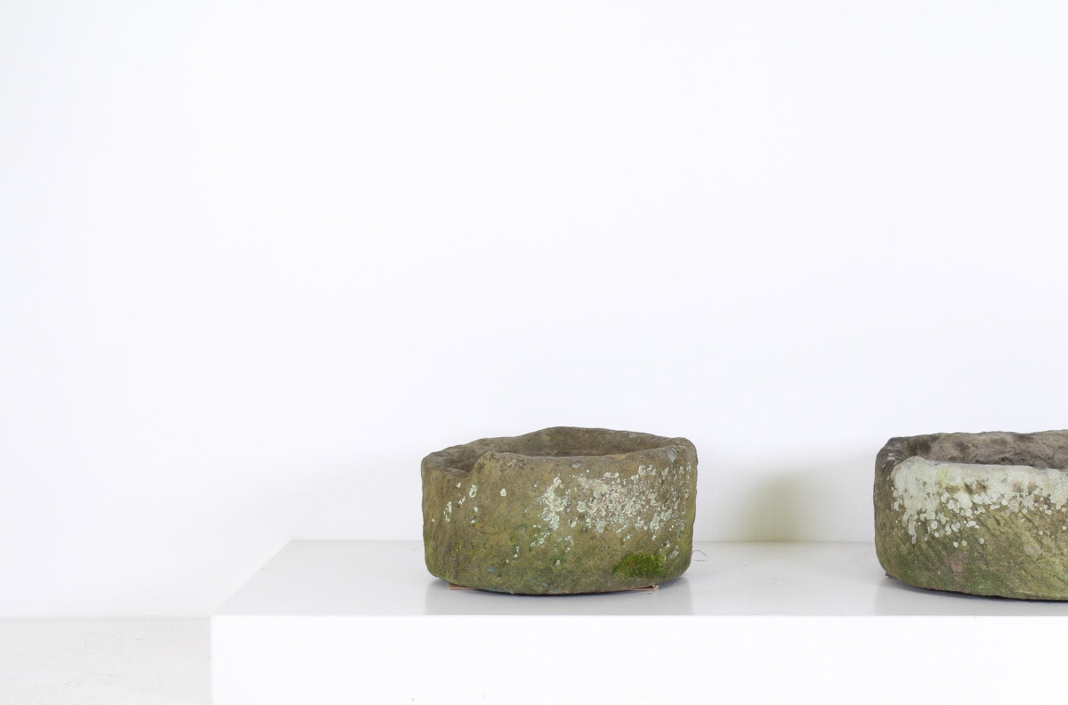 Weathered Pair of 19th Century English Carved Sandstone Garden Planters - Image 7