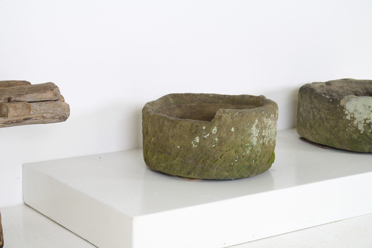 Weathered Pair of 19th Century English Carved Sandstone Garden Planters - Image 15