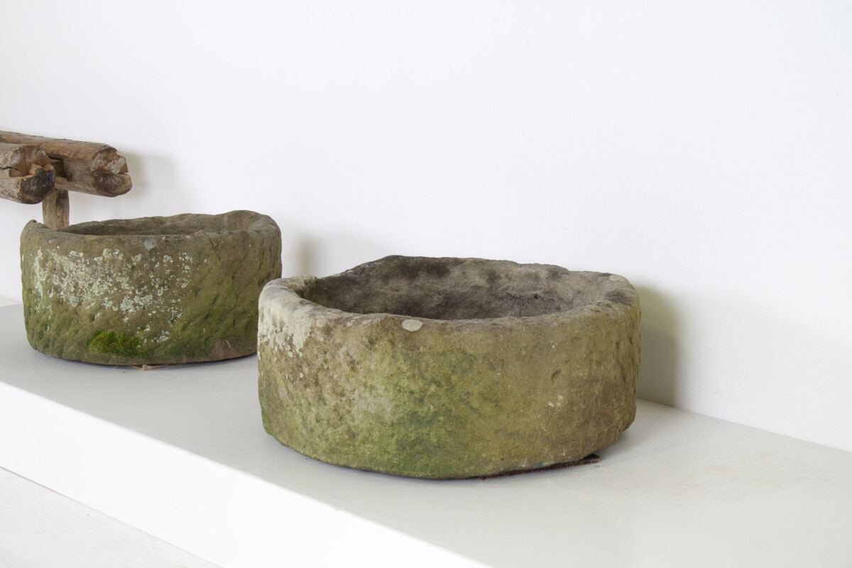 Weathered Pair of 19th Century English Carved Sandstone Garden Planters - Image 10