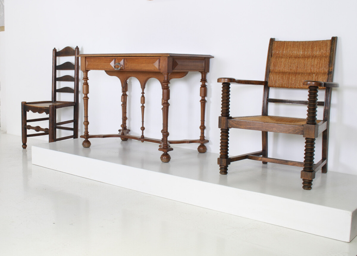 Antique 19th Century French Walnut Writing Desk or Console Table - Image 19