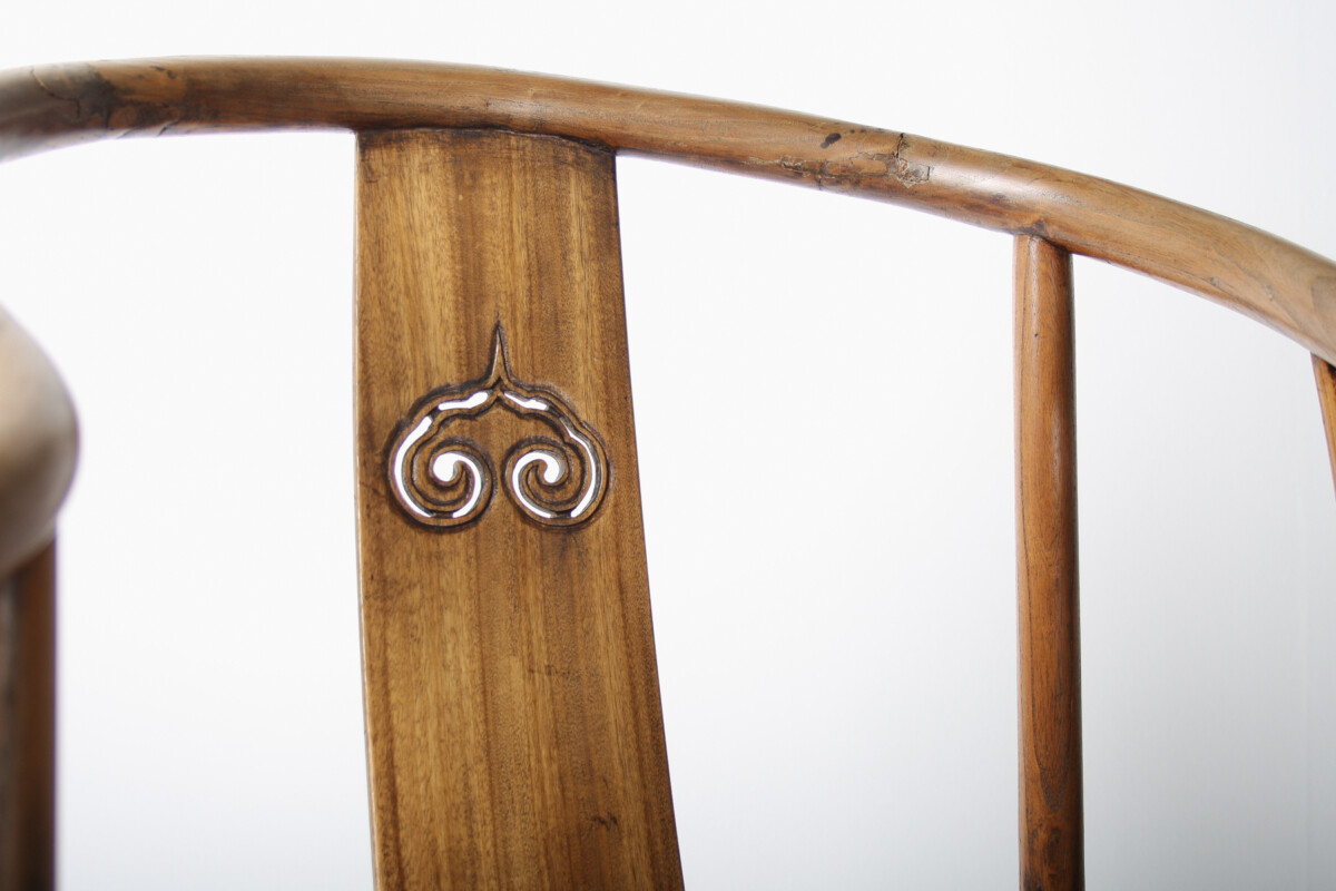 Antique 19th Century Chinese Elm Quanyi Horseshoe Back Armchair - Image 11