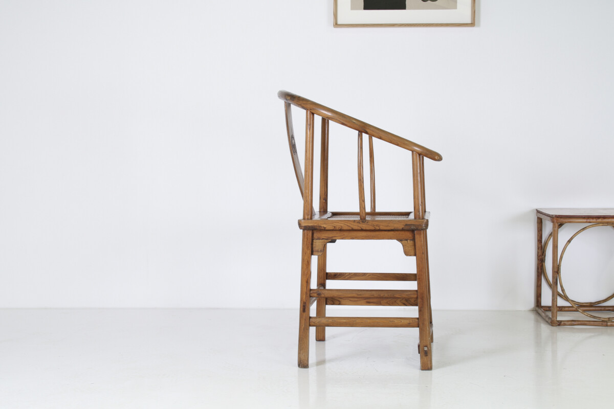 Antique 19th Century Chinese Elm Quanyi Horseshoe Back Armchair - Image 2