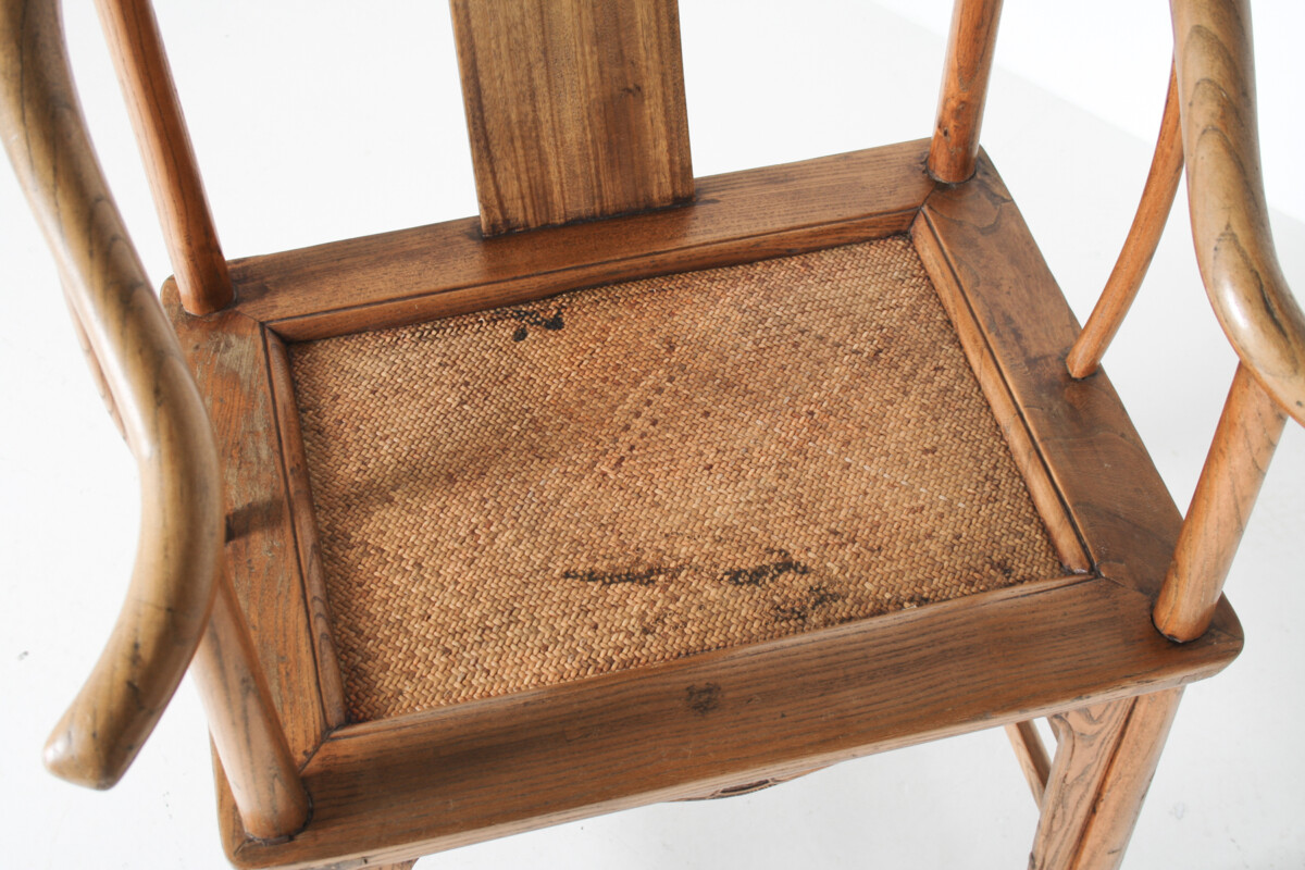 Antique 19th Century Chinese Elm Quanyi Horseshoe Back Armchair - Image 17
