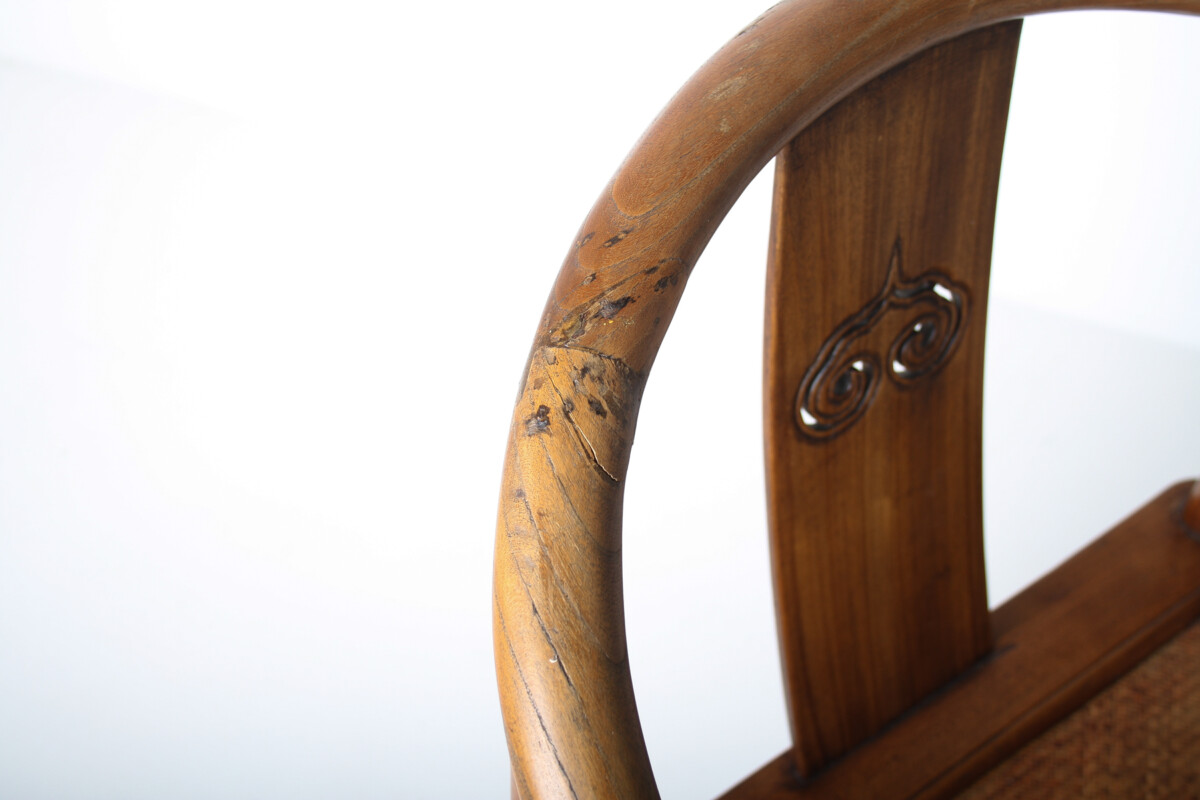 Antique 19th Century Chinese Elm Quanyi Horseshoe Back Armchair - Image 16