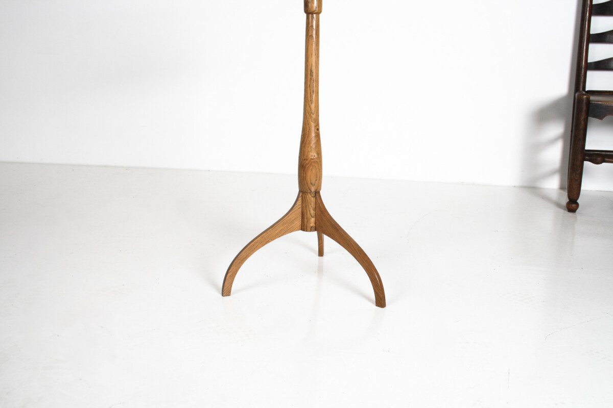 Elegant Mid Century Pedestal Side Table in Light Oak - Image 6