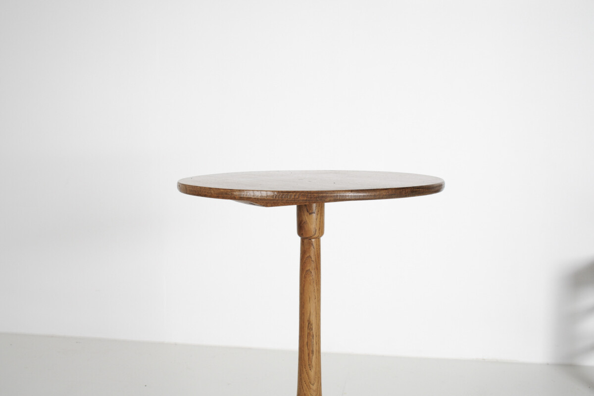 Elegant Mid Century Pedestal Side Table in Light Oak - Image 12