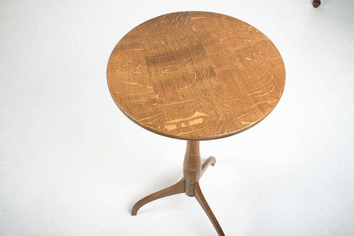 Elegant Mid Century Pedestal Side Table in Light Oak - Image 2