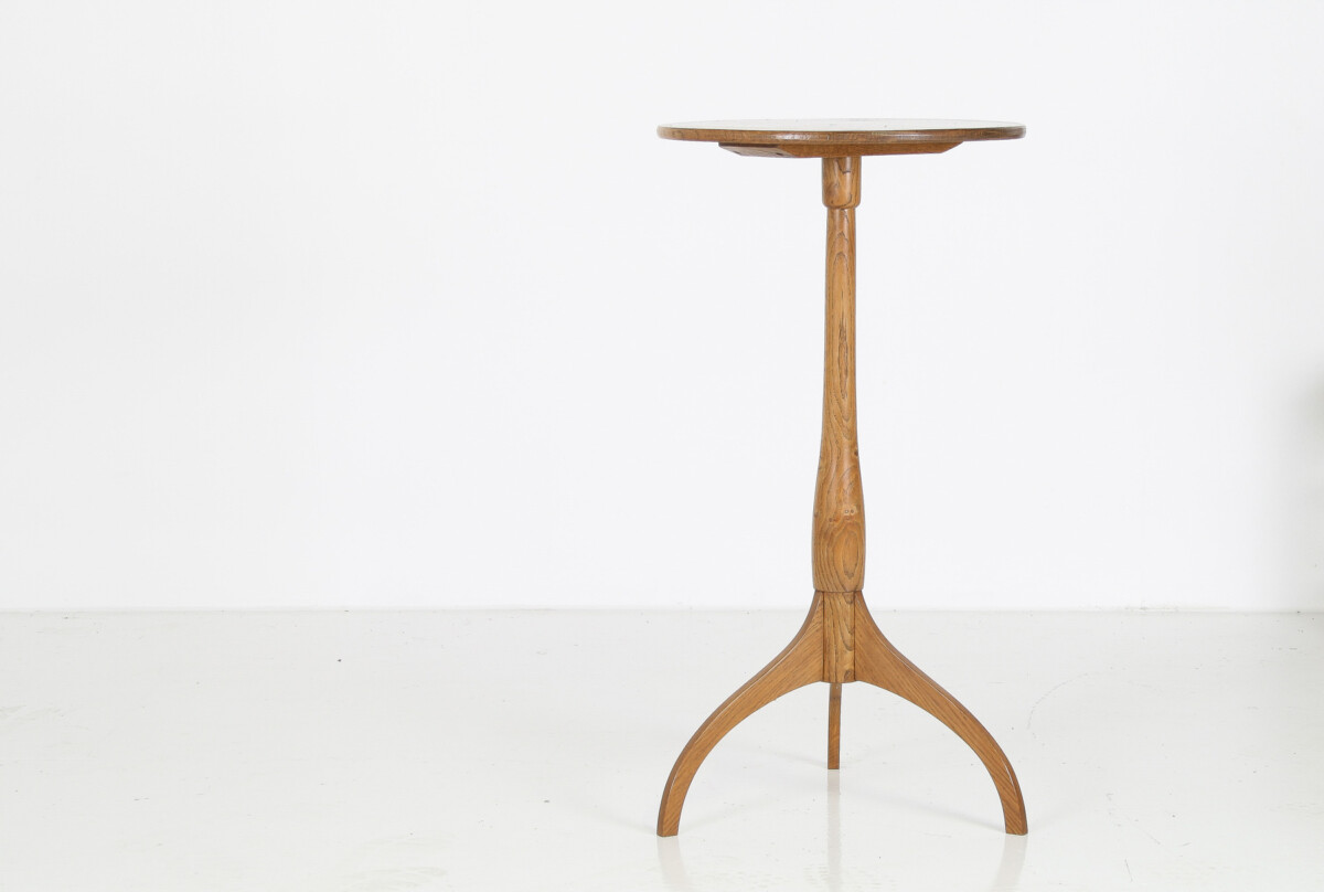 Elegant Mid Century Pedestal Side Table in Light Oak - Image 3
