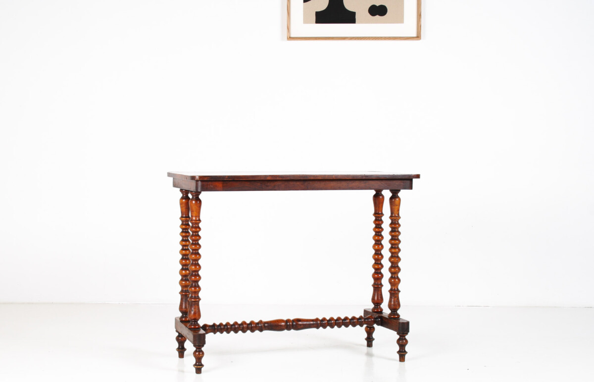 An elegant 19th Century Figured Walnut Bobbin Leg Stretcher Side Table