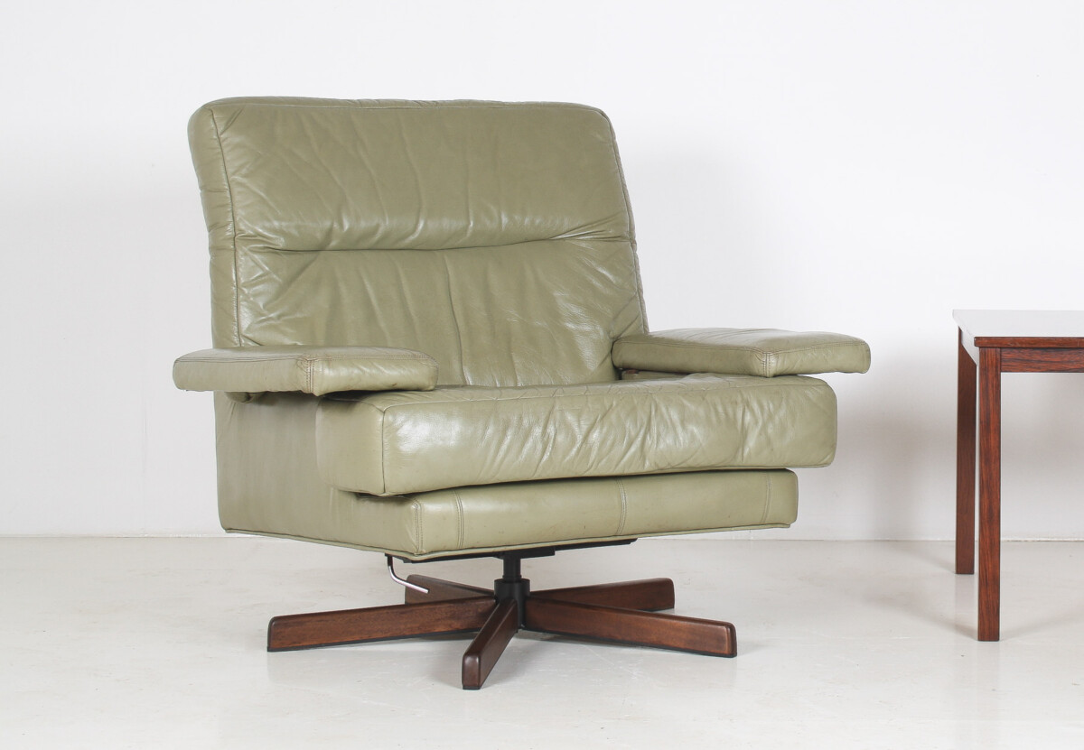 Danish Mid-Century 1960s Sage Green Leather Swivel Lounge Chair with Tilt - Image 4