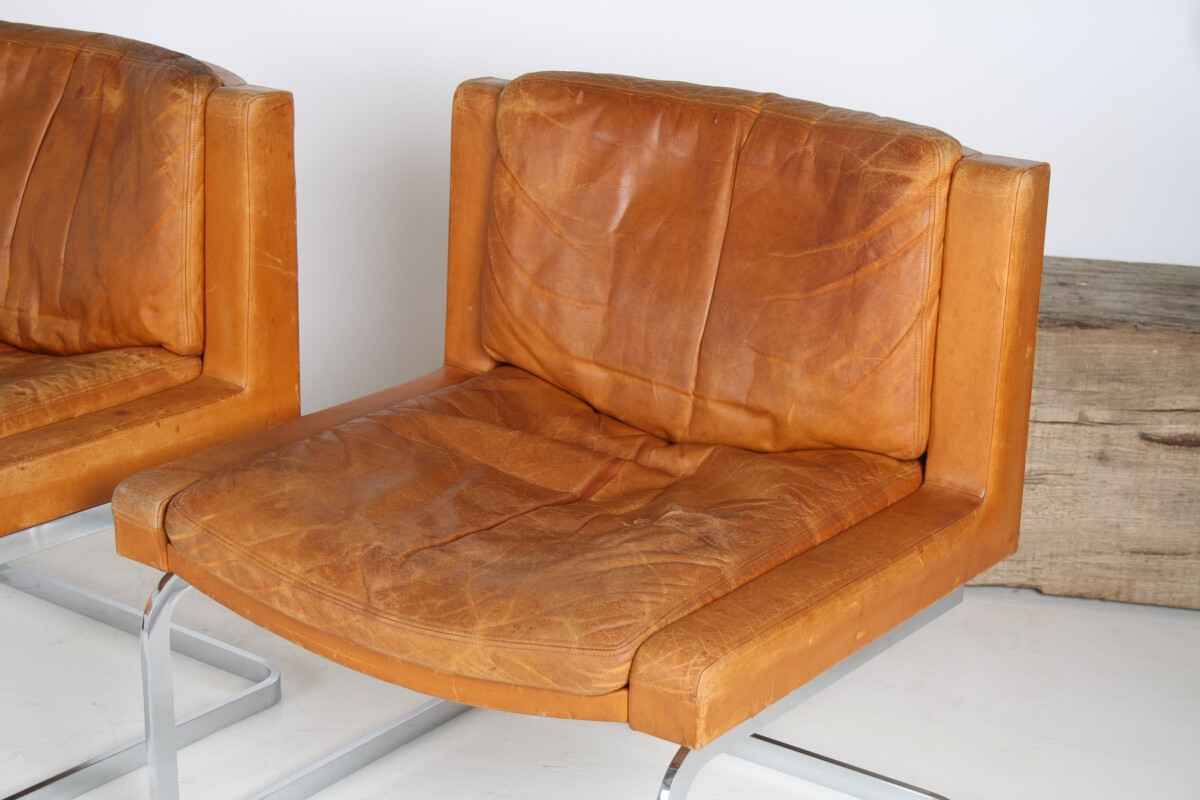 A Pair of Robert Haussmann for De Sede DS-201 Mid Century Tan Leather Chairs - Image 6