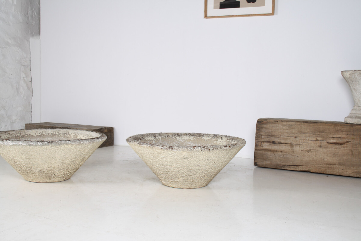 A Large Pair of Mid-Century Modernist Concrete Planters in the manner of Willy Guhl - Image 6