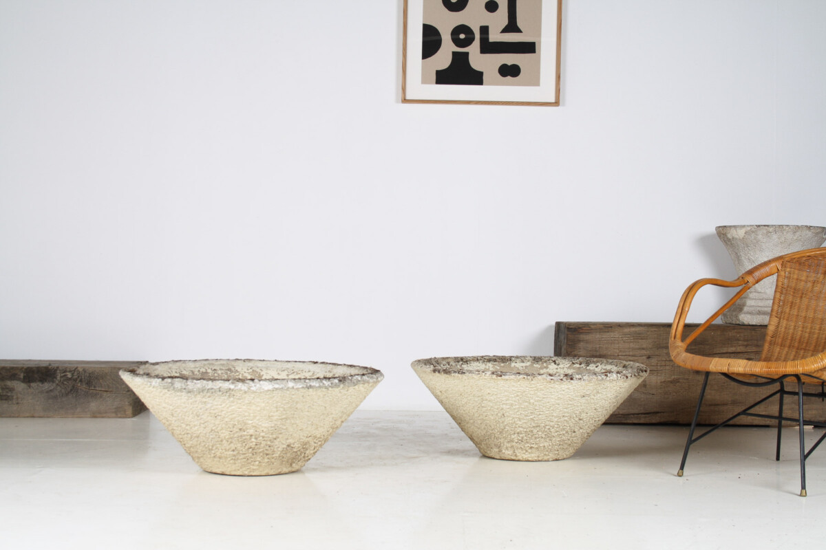 A Large Pair of Mid-Century Modernist Concrete Planters in the manner of Willy Guhl - Image 16