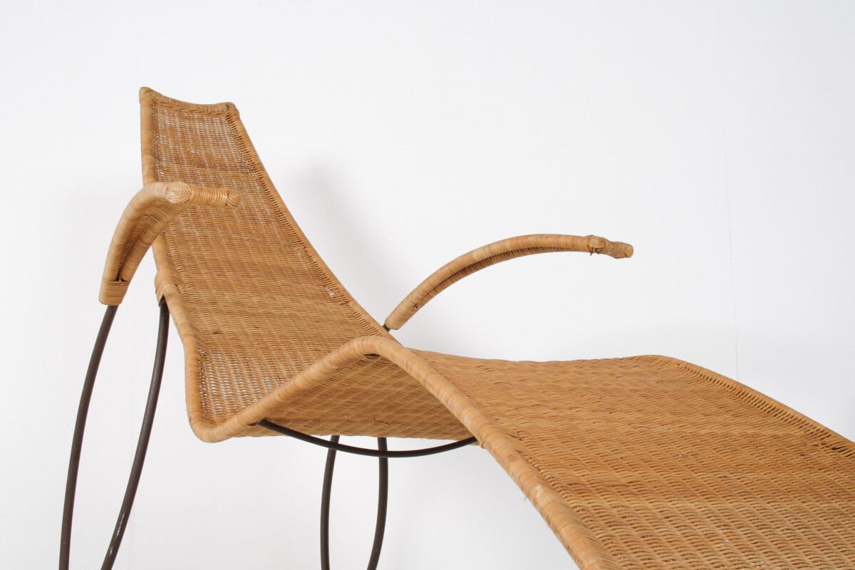 1930s Modernist Wrought Iron Frame Wicker Sun Longer Chaise with Arms and Footrest - Image 17