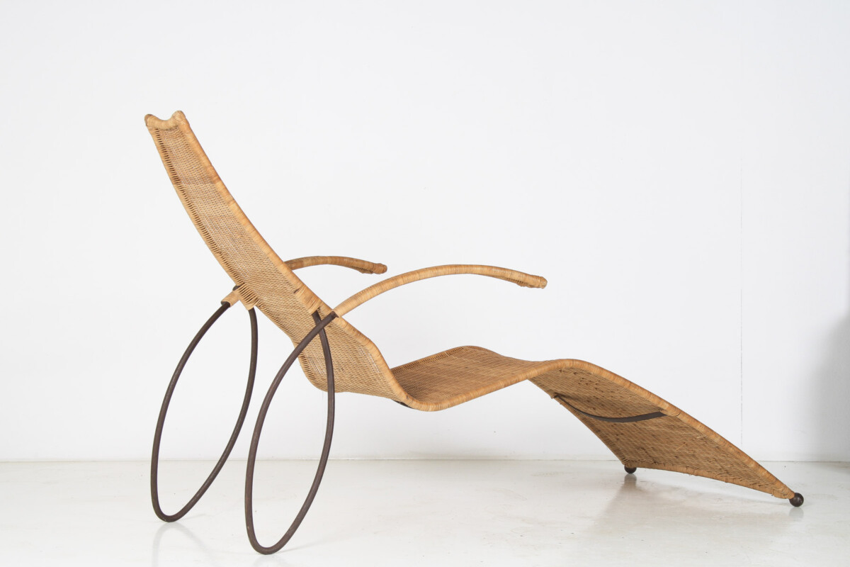 1930s Modernist Wrought Iron Frame Wicker Sun Longer Chaise with Arms and Footrest - Image 11