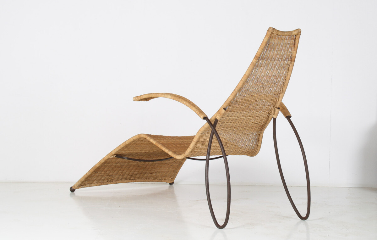 1930s Modernist Wrought Iron Frame Wicker Sun Longer Chaise with Arms and Footrest - Image 10