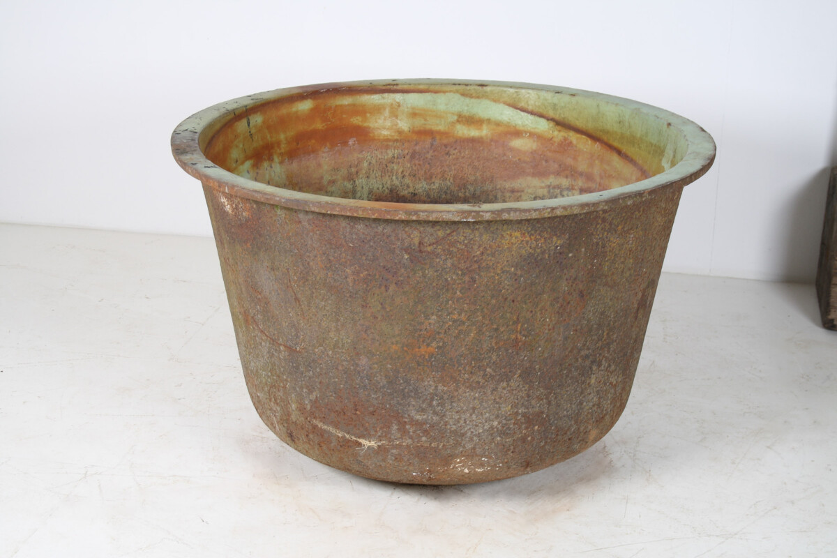 A Large-Scale 4ft Antique Cast Iron Cauldron Planter Pot with Enamelled Verdigris Patina - Image 7