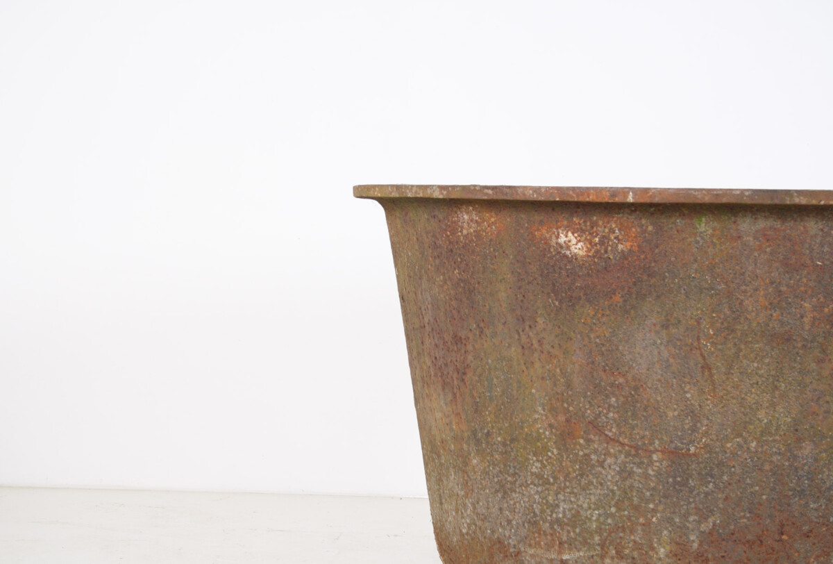 A Large-Scale 4ft Antique Cast Iron Cauldron Planter Pot with Enamelled Verdigris Patina - Image 19