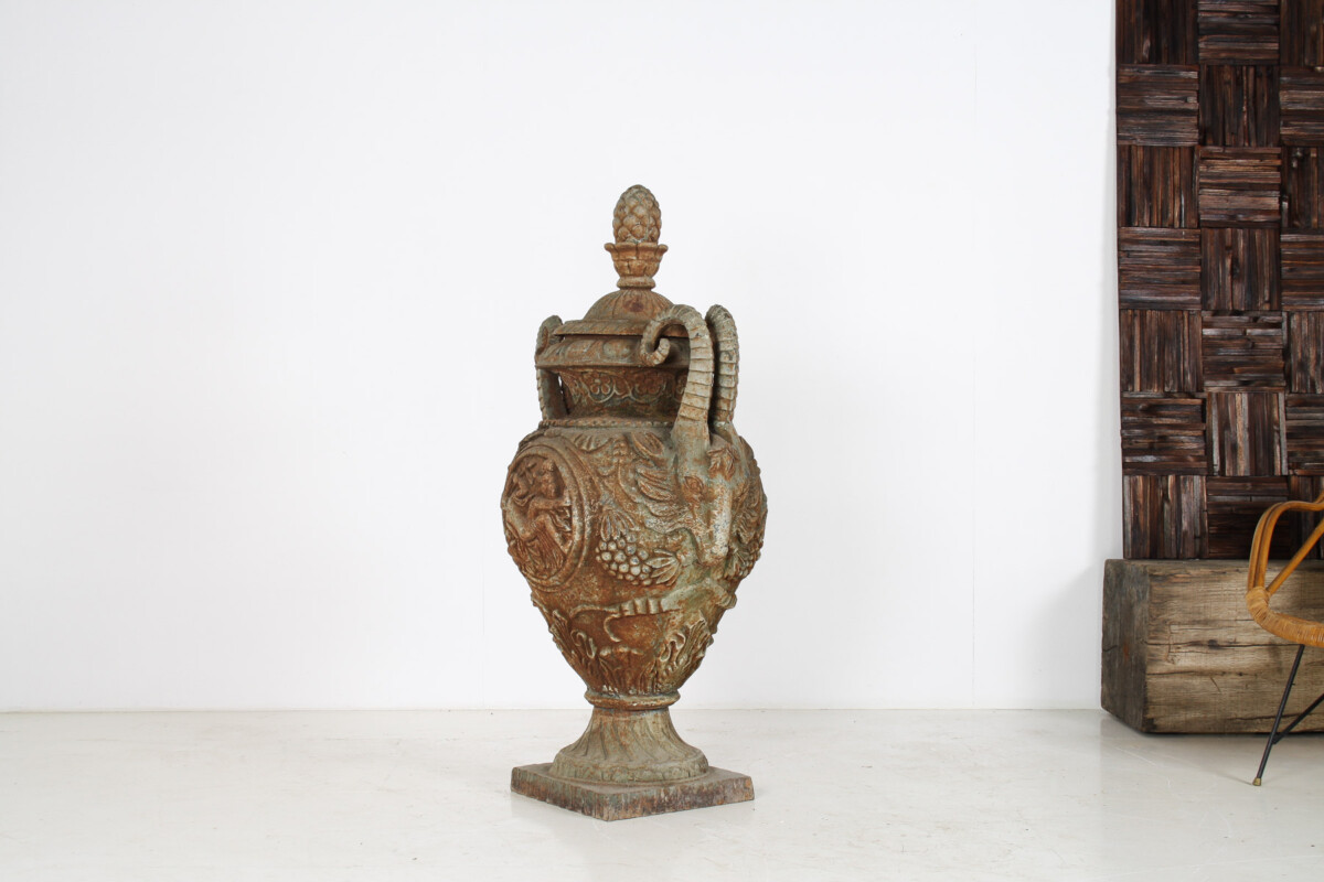 Outstanding Large-Scale Decorative Cast Iron Victorian Garden Urn Feature - Image 4