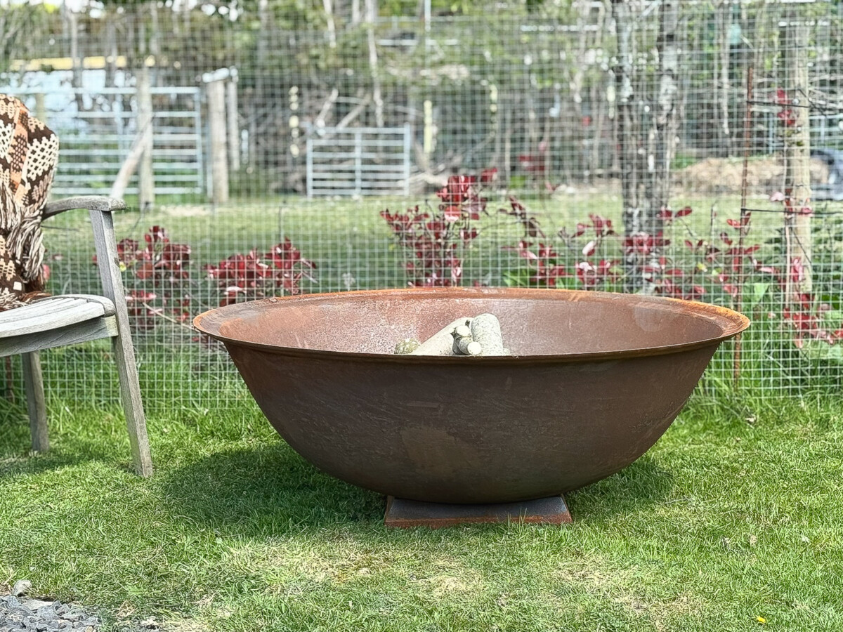 Large 4ft Natural Cast Iron Garden Fire Pit with a Rust Patina - Image 14