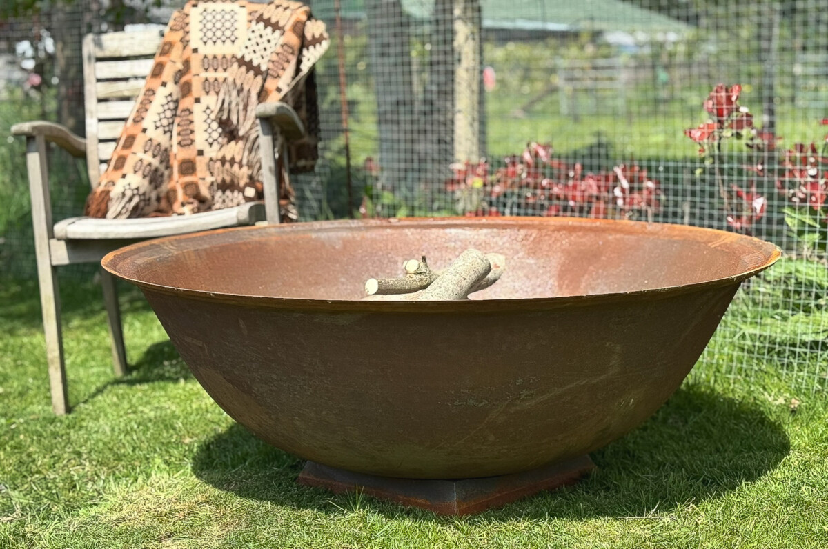 Large 4ft Natural Cast Iron Garden Fire Pit with a Rust Patina - Image 12